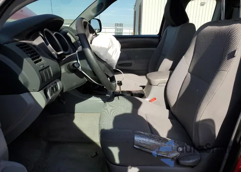 2010 Toyota Tacoma Access Cab z USA, uszkodzony, nr VIN 5TEUX4EN2AZ706235